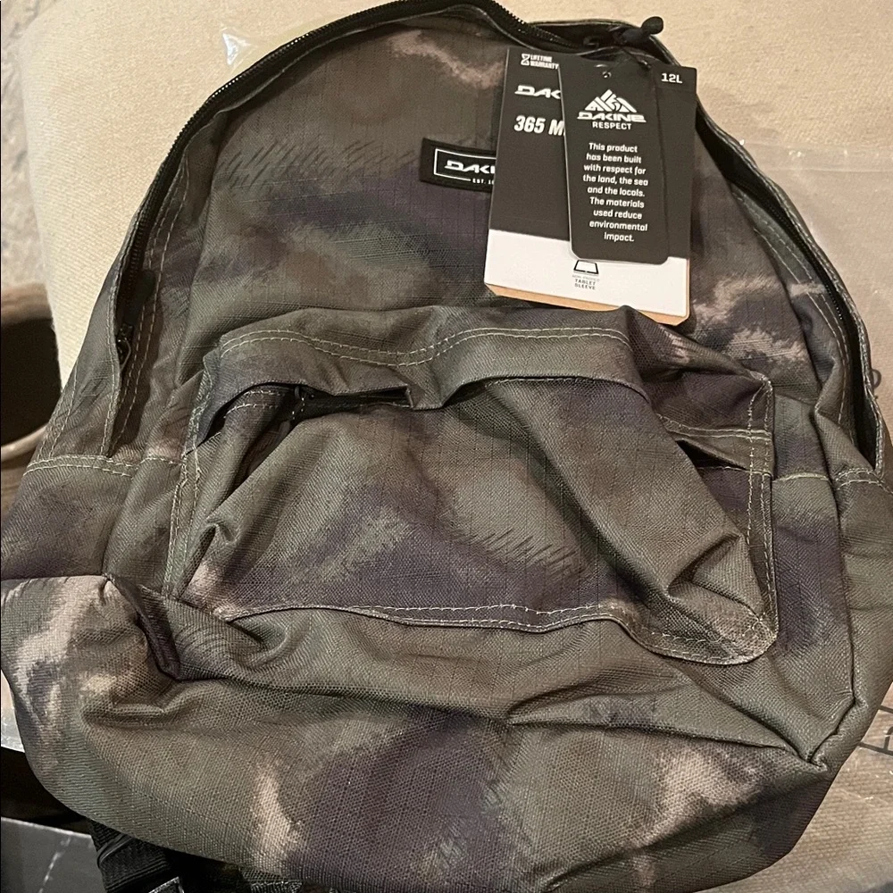 Dakine 365 Mini Backpack, 12 Liter Olive Ashcroft Camo/NWT